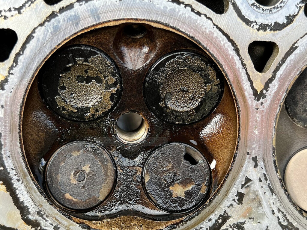 Burned exhaust valve
